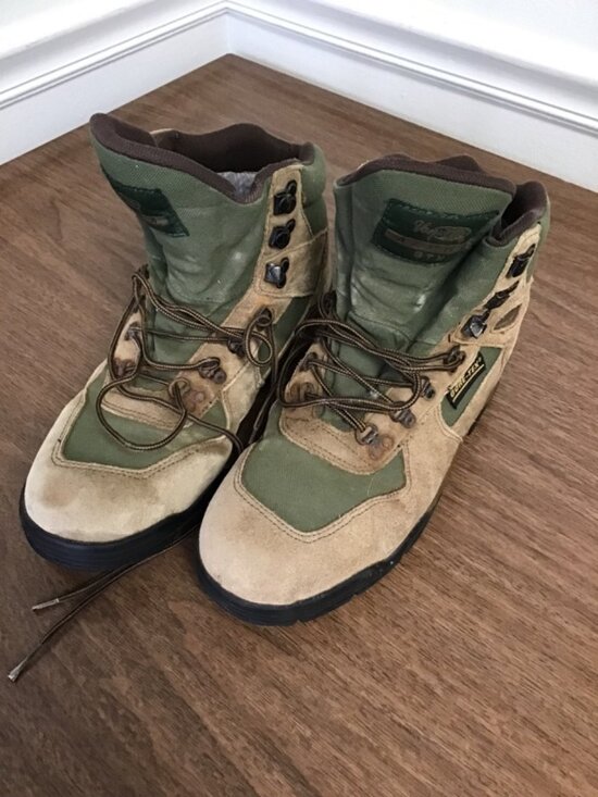 Vasque Alpha GTX Hiking Boots Mens 9 Brown Suede Leather Green GoreTex